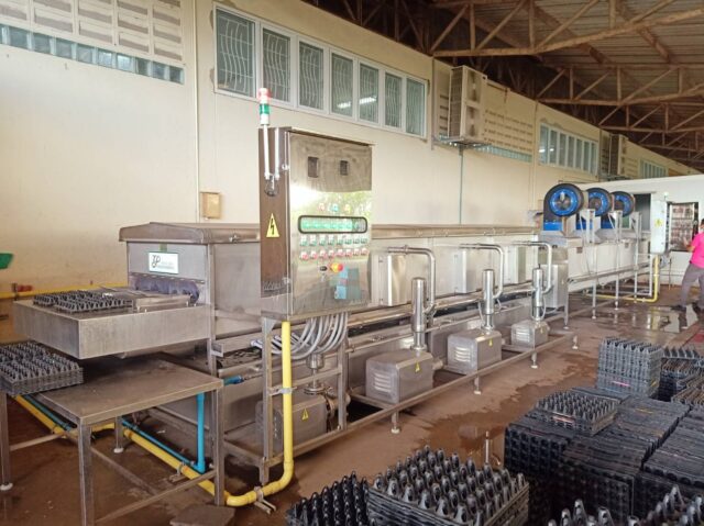 GT_เครื่องล้างถาดไข่ พร้อมเครื่องเป่าลม GT_เครื่องล้างถาดไข่ พร้อมเครื่องเป่าลม